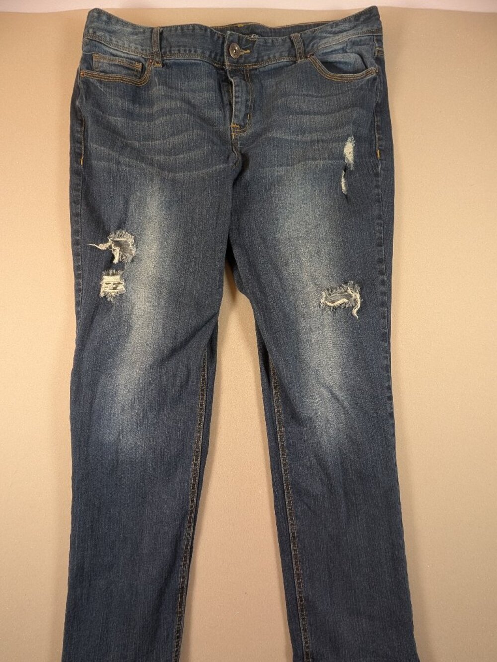 Women's Maurices Distressed Torn Jeans Size 15/16